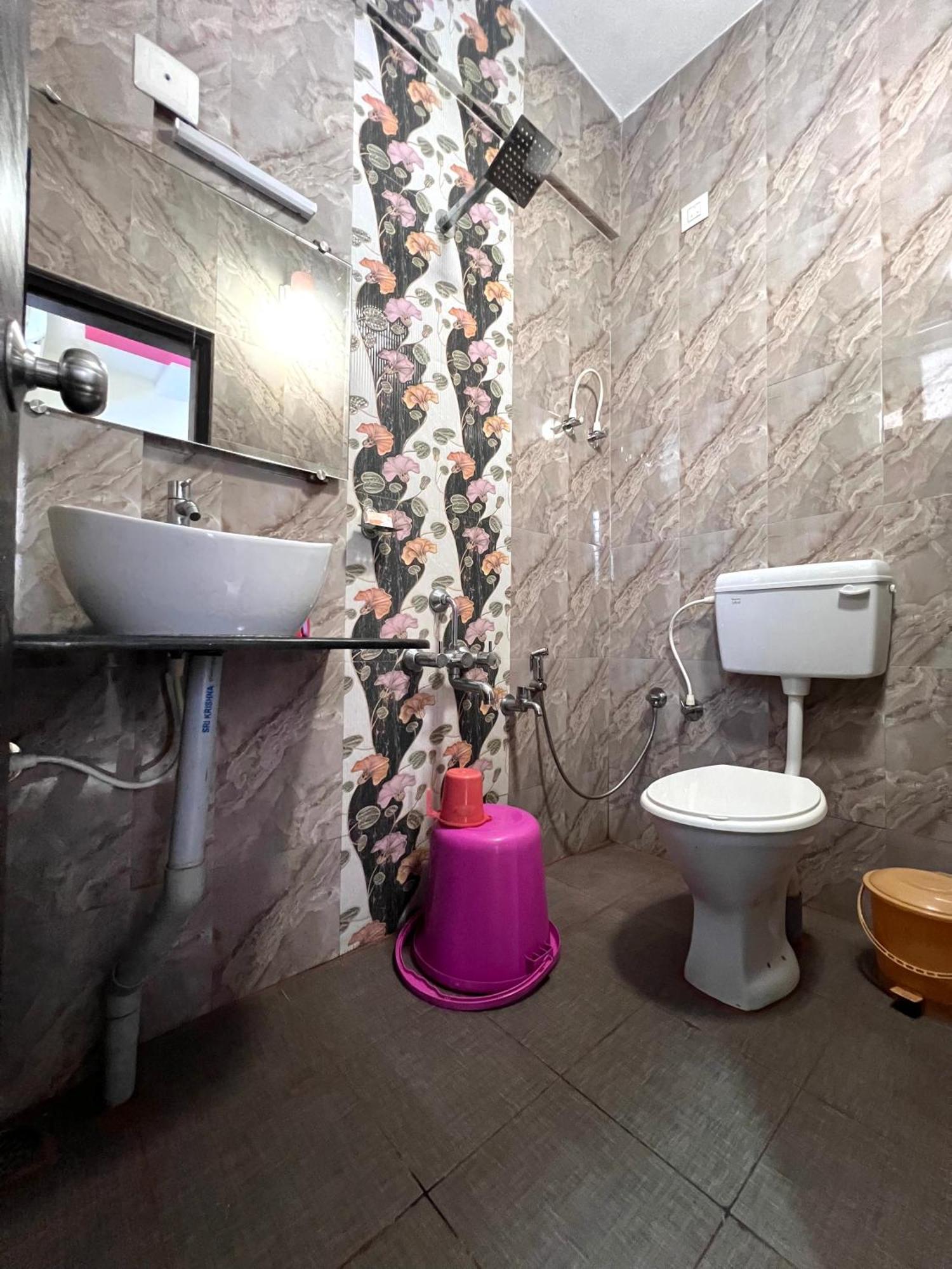 Ratna Sagar Hotel Манипала Екстериор снимка
