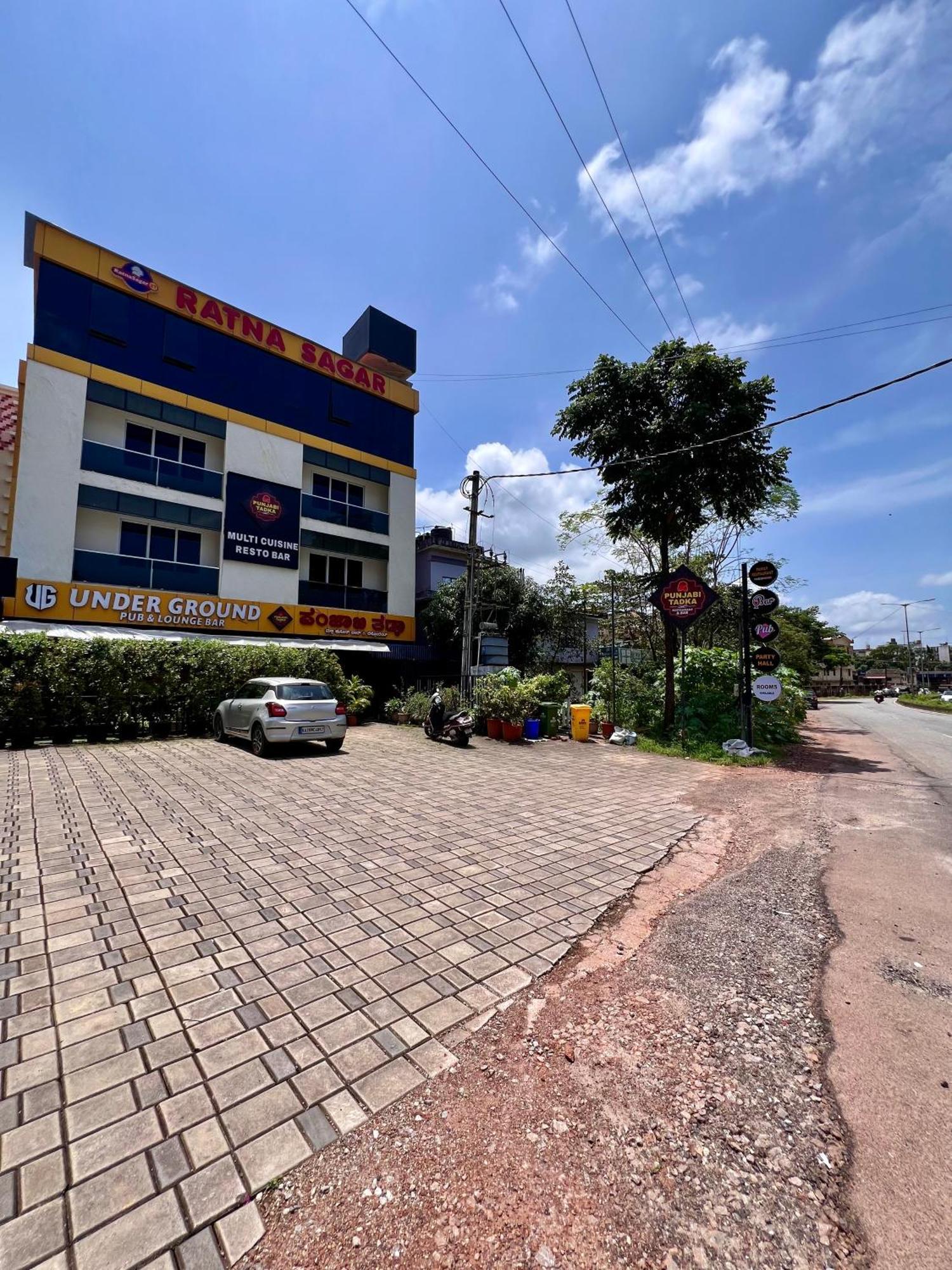Ratna Sagar Hotel Манипала Екстериор снимка
