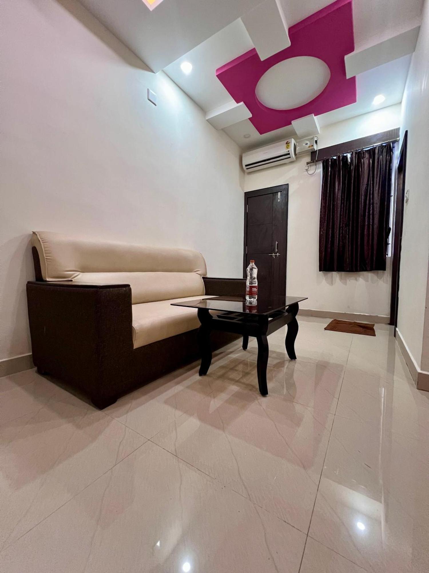 Ratna Sagar Hotel Манипала Екстериор снимка
