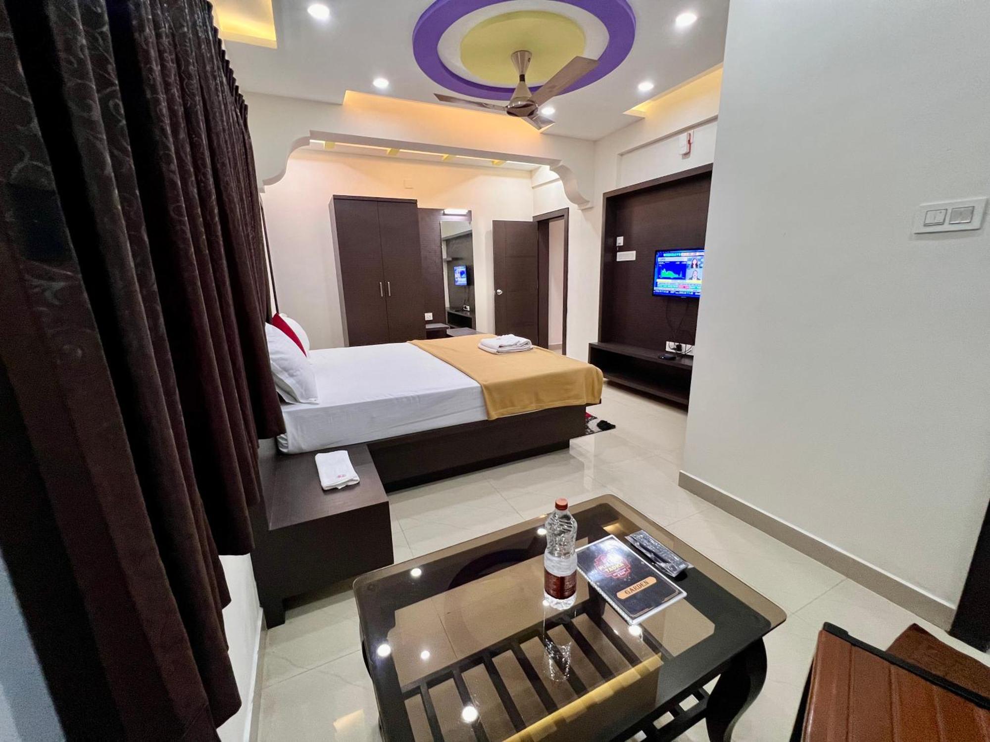 Ratna Sagar Hotel Манипала Екстериор снимка