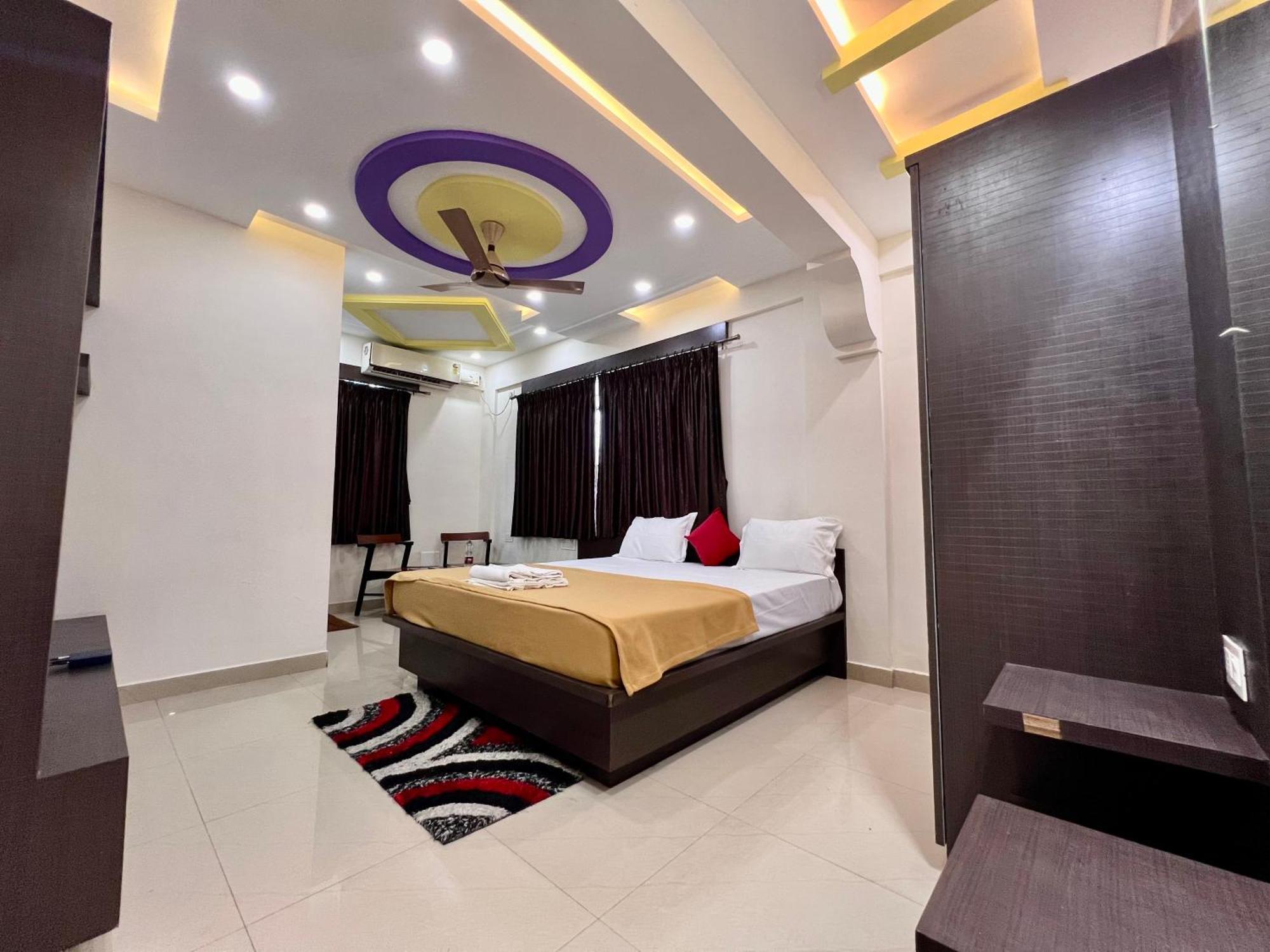 Ratna Sagar Hotel Манипала Екстериор снимка