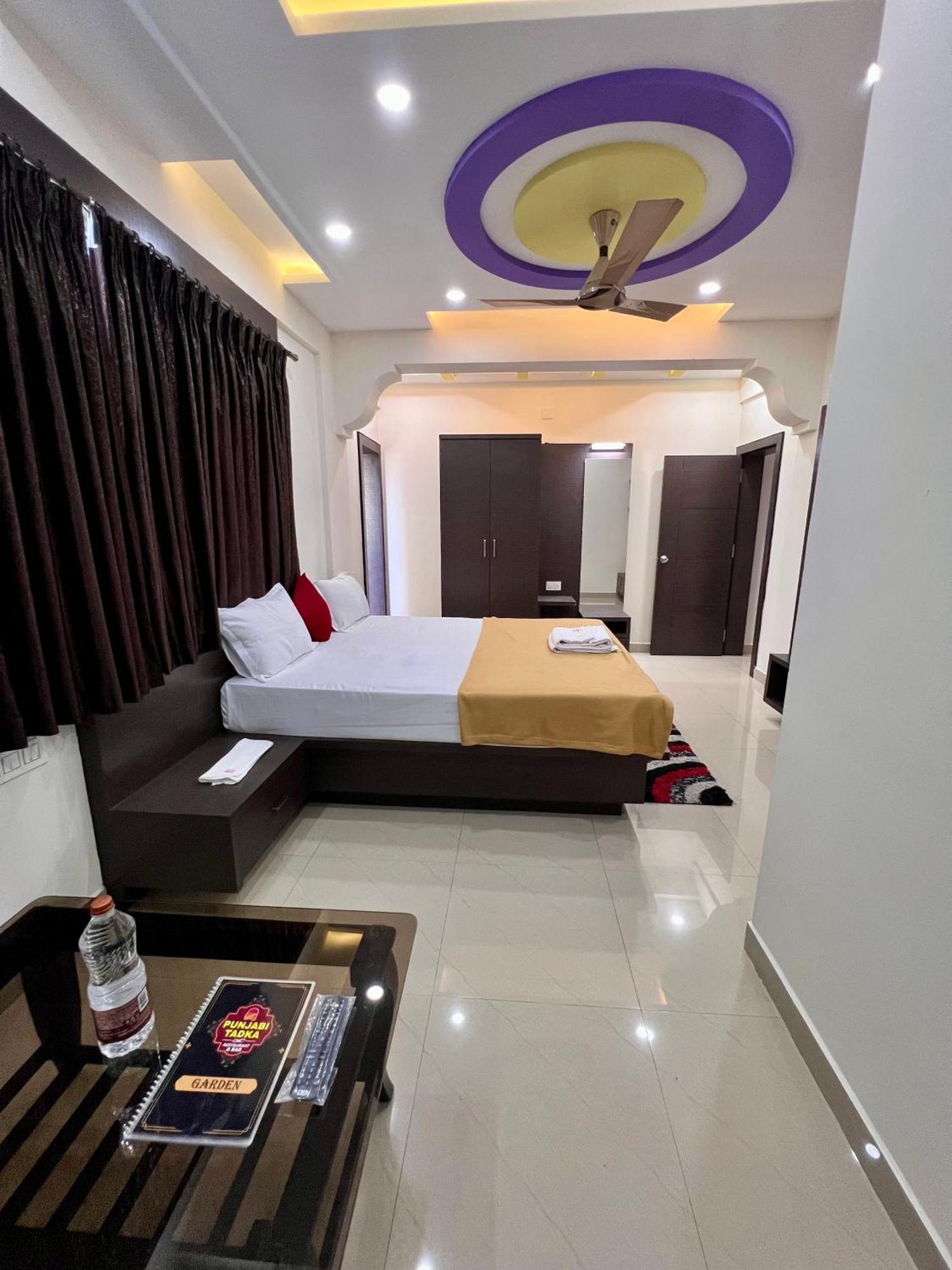 Ratna Sagar Hotel Манипала Екстериор снимка